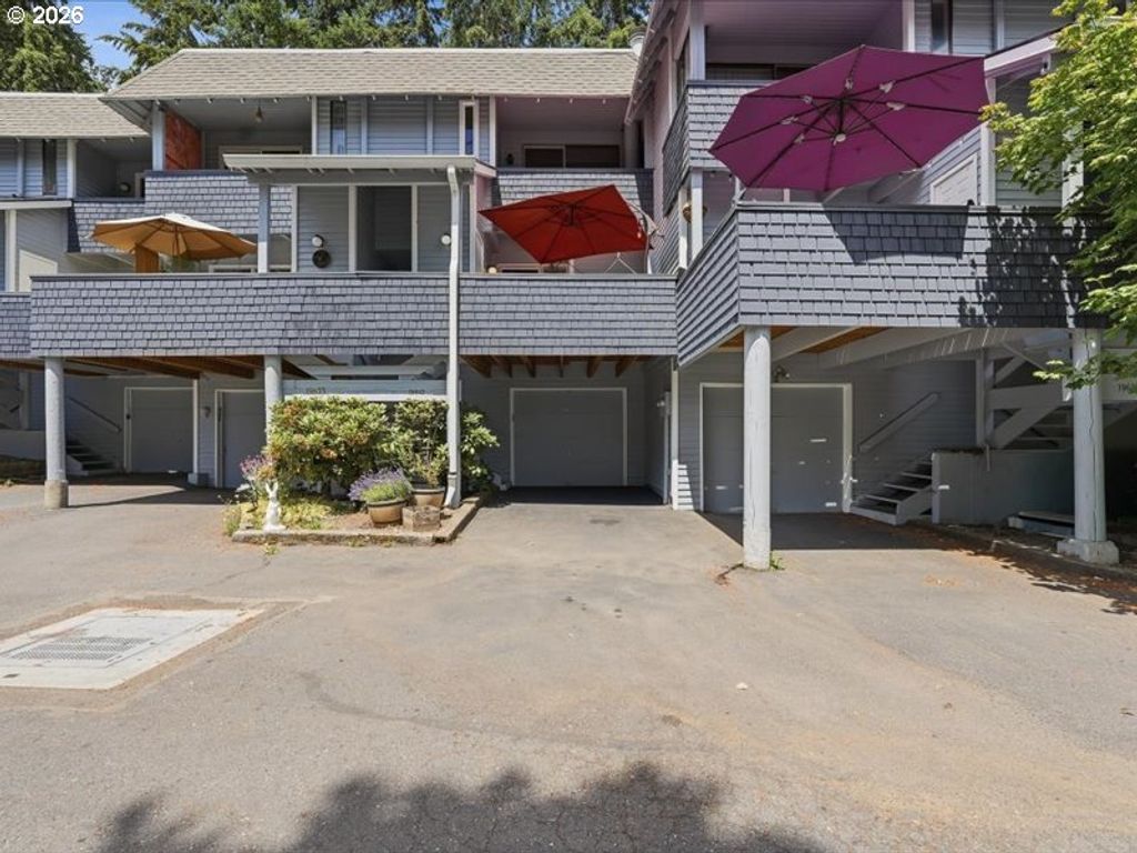 19645 Nw QUAIL HOLLOW Dr, Portland, OR 97229