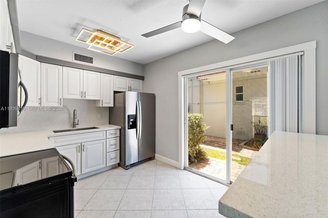 2508 Bay Dr 23, Pompano Beach, FL 33062