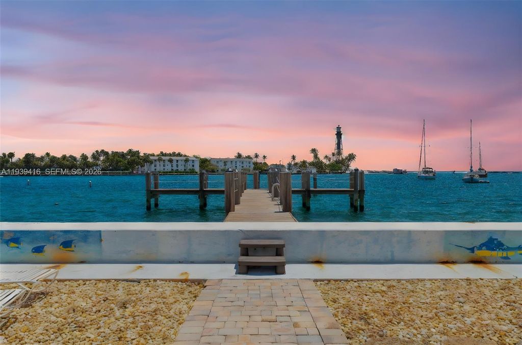 2508 Bay Dr 23, Pompano Beach, FL 33062