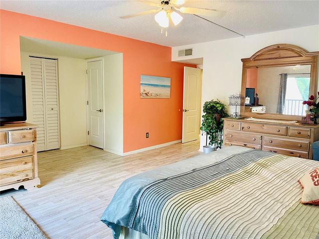 602 LIME AVENUE 303, Clearwater, FL 33756