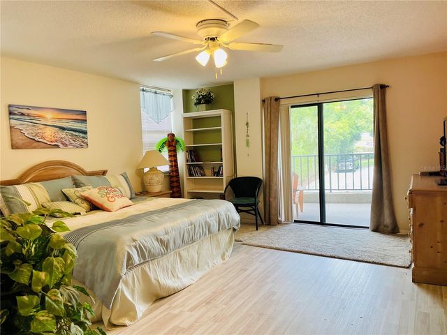 602 LIME AVENUE 303, Clearwater, FL 33756