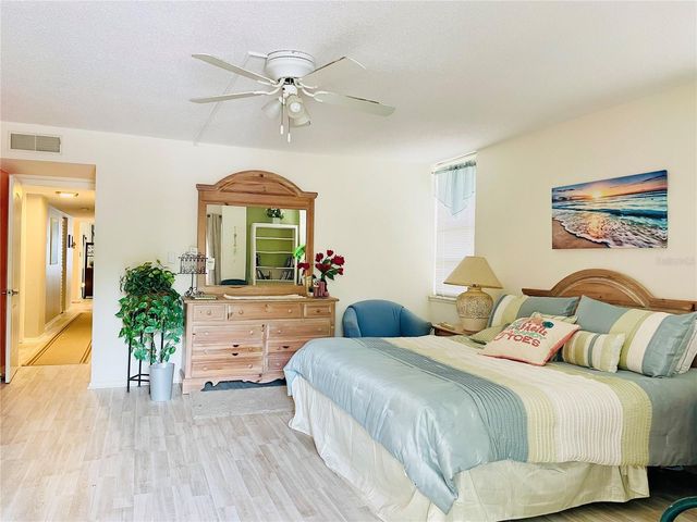 602 LIME AVENUE 303, Clearwater, FL 33756