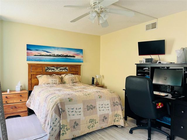 602 LIME AVENUE 303, Clearwater, FL 33756