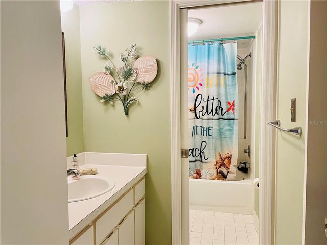 602 LIME AVENUE 303, Clearwater, FL 33756