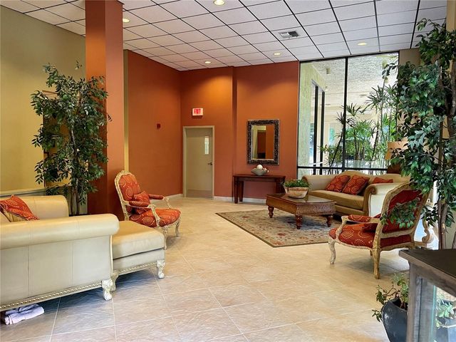 602 LIME AVENUE 303, Clearwater, FL 33756