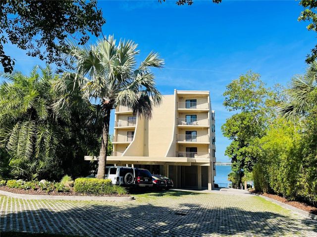 602 LIME AVENUE 303, Clearwater, FL 33756