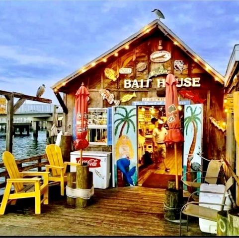 602 LIME AVENUE 303, Clearwater, FL 33756