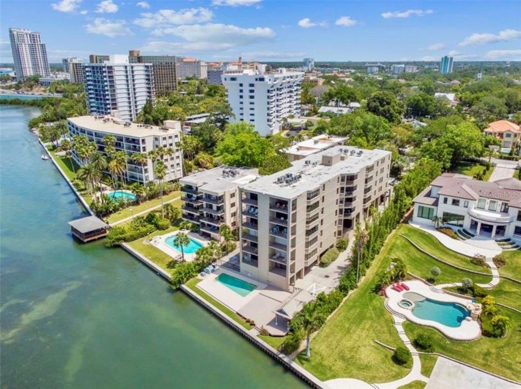 602 LIME AVENUE 303, Clearwater, FL 33756