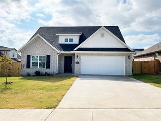 5805 SW Teppee Avenue, Bentonville, AR 72713