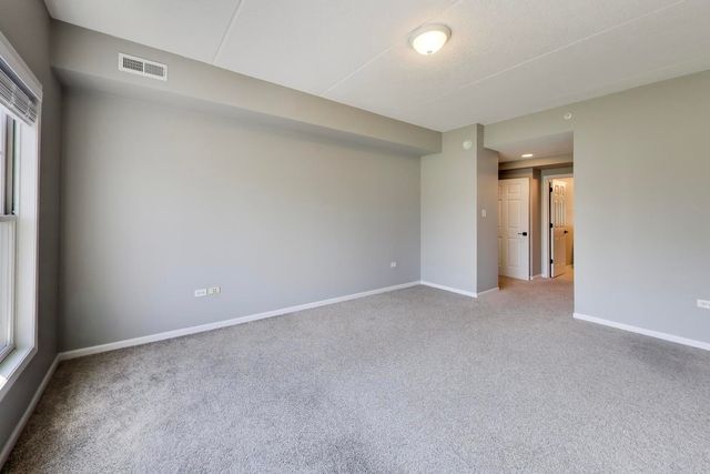 105 Lakeview Drive 307, Bloomingdale, IL 60108