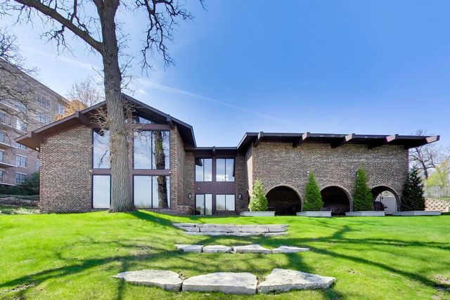 105 Lakeview Drive 307, Bloomingdale, IL 60108