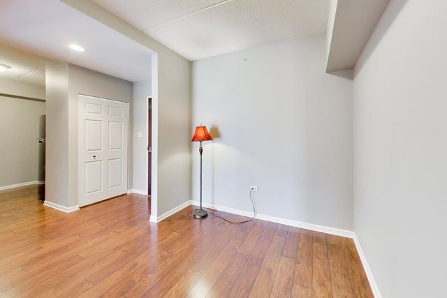 105 Lakeview Drive 307, Bloomingdale, IL 60108