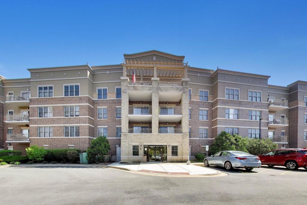 105 Lakeview Drive 307, Bloomingdale, IL 60108
