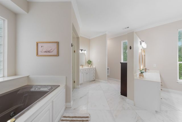 302 W Charlottesville Avenue, Colleyville, TX 76034