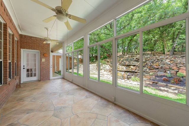 302 W Charlottesville Avenue, Colleyville, TX 76034