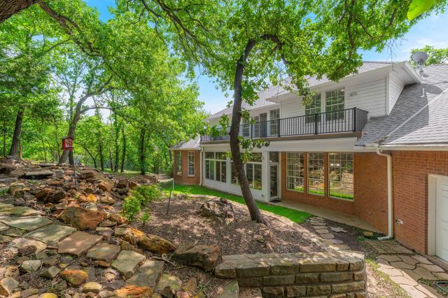 302 W Charlottesville Avenue, Colleyville, TX 76034