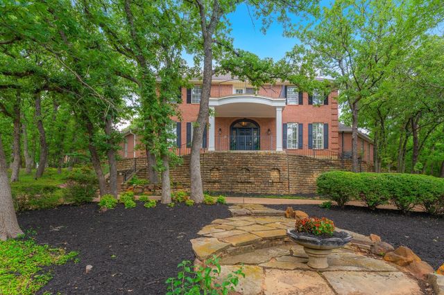 302 W Charlottesville Avenue, Colleyville, TX 76034