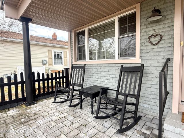 3 Woodstock Drive, Toms River, NJ 08757