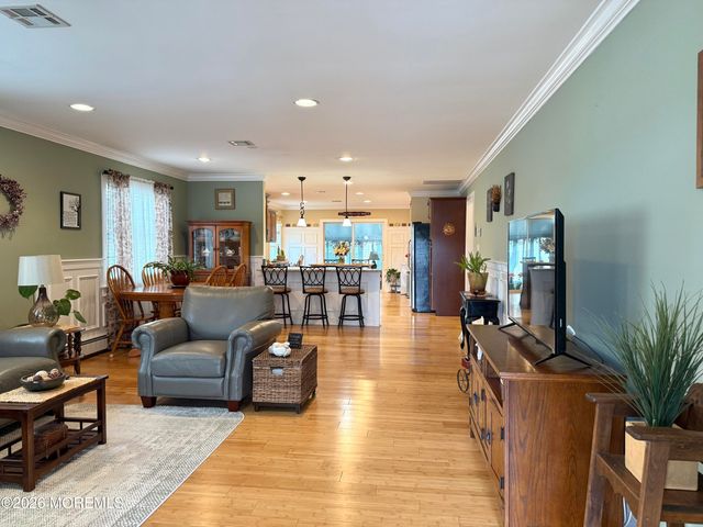 3 Woodstock Drive, Toms River, NJ 08757