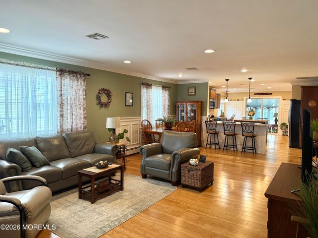 3 Woodstock Drive, Toms River, NJ 08757