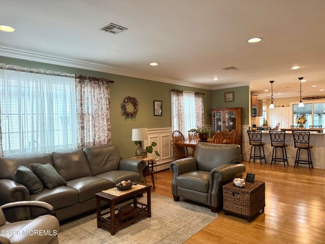 3 Woodstock Drive, Toms River, NJ 08757