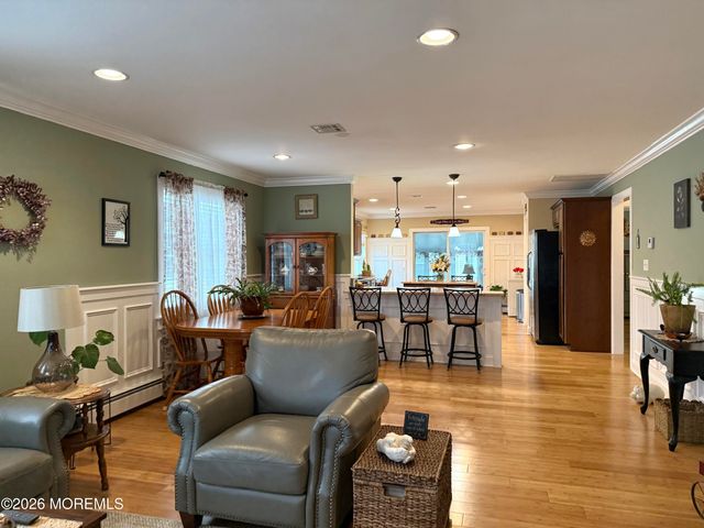 3 Woodstock Drive, Toms River, NJ 08757