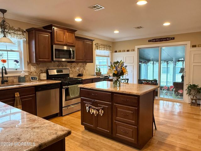 3 Woodstock Drive, Toms River, NJ 08757