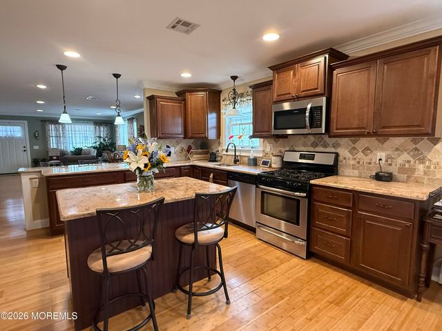 3 Woodstock Drive, Toms River, NJ 08757