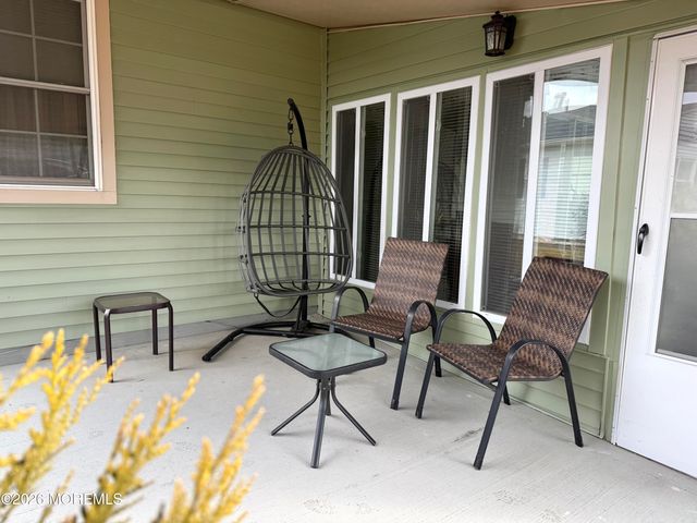 3 Woodstock Drive, Toms River, NJ 08757