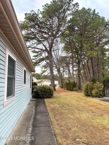 3 Woodstock Drive, Toms River, NJ 08757