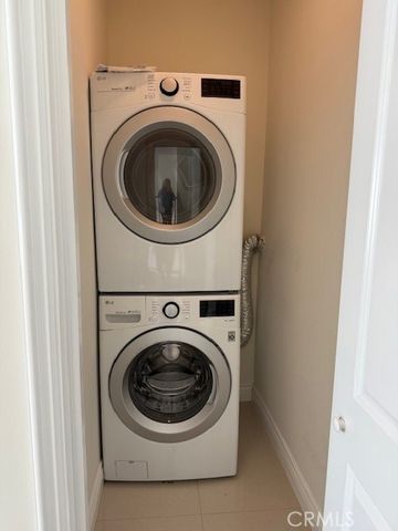 17647 Hamlin, Lake Balboa, CA 91406