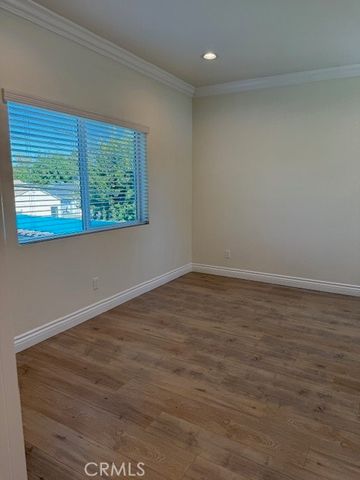 17647 Hamlin, Lake Balboa, CA 91406