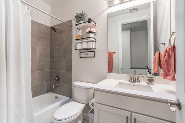 1963 Castle Peak Loop NE, Rio Rancho, NM 87144