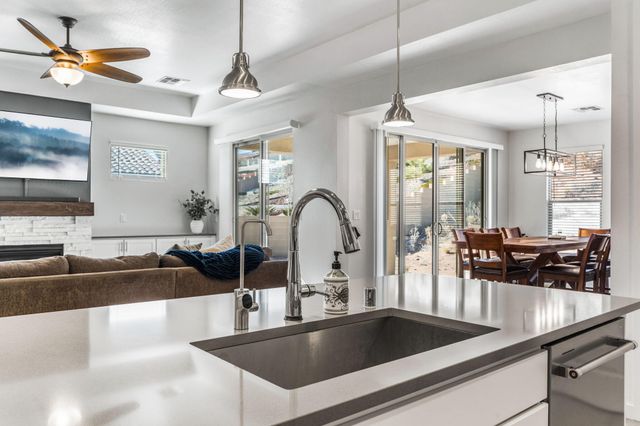 1963 Castle Peak Loop NE, Rio Rancho, NM 87144