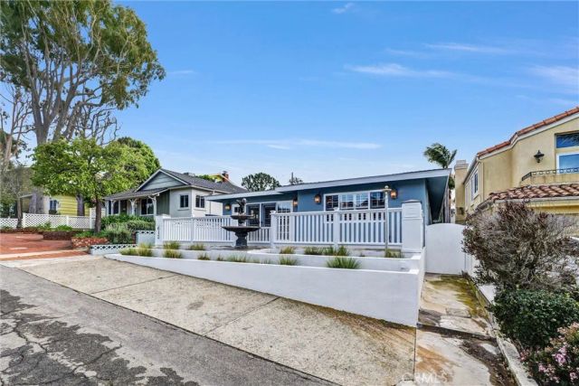 612 33rd, Manhattan Beach, CA 90266