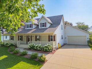 721 S 2nd Street, Mount Horeb, WI 53572
