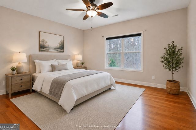120 Meadow View Glen, Newnan, GA 30265