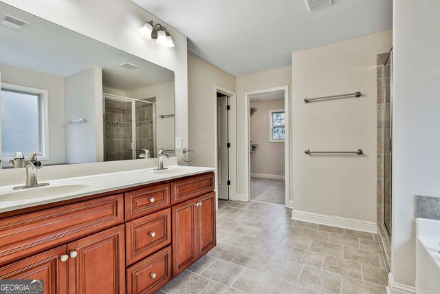 120 Meadow View Glen, Newnan, GA 30265