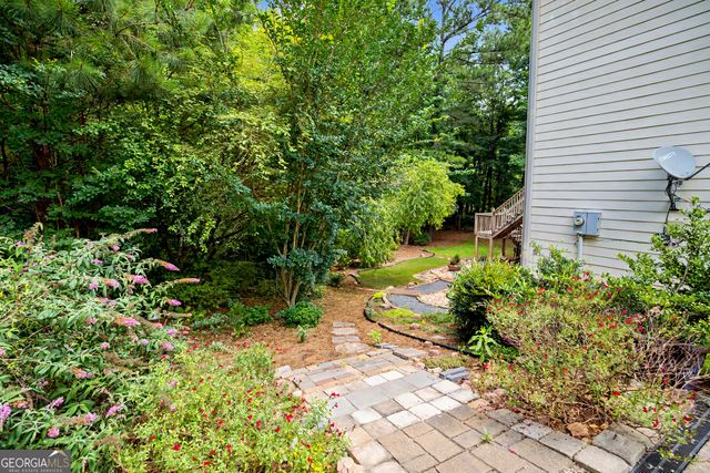 120 Meadow View Glen, Newnan, GA 30265