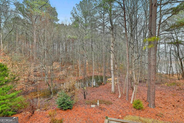 120 Meadow View Glen, Newnan, GA 30265