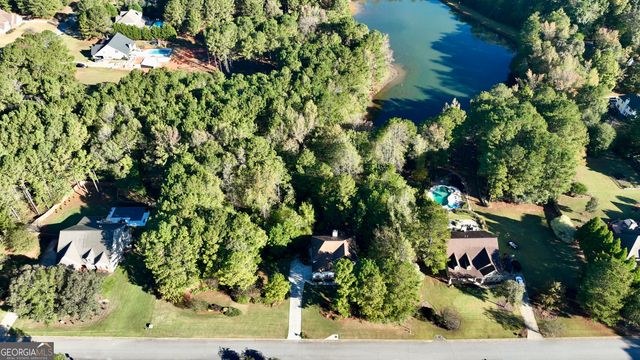 120 Meadow View Glen, Newnan, GA 30265