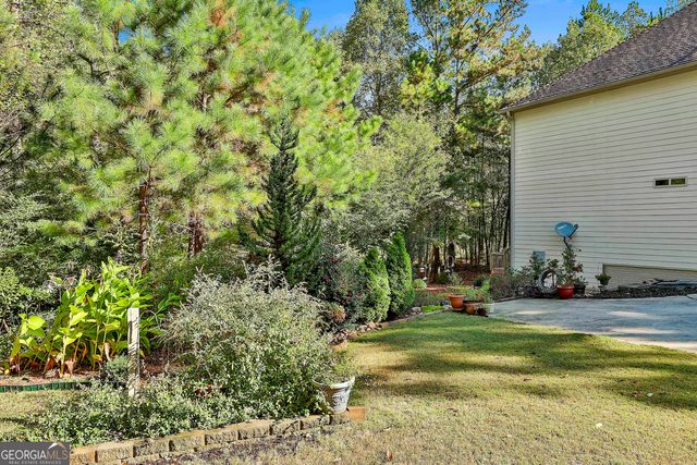 120 Meadow View Glen, Newnan, GA 30265