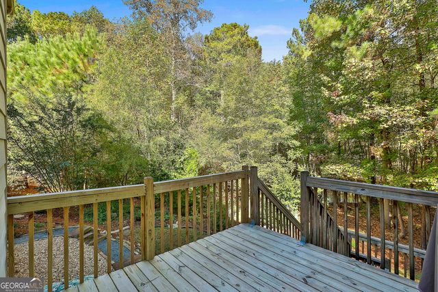 120 Meadow View Glen, Newnan, GA 30265