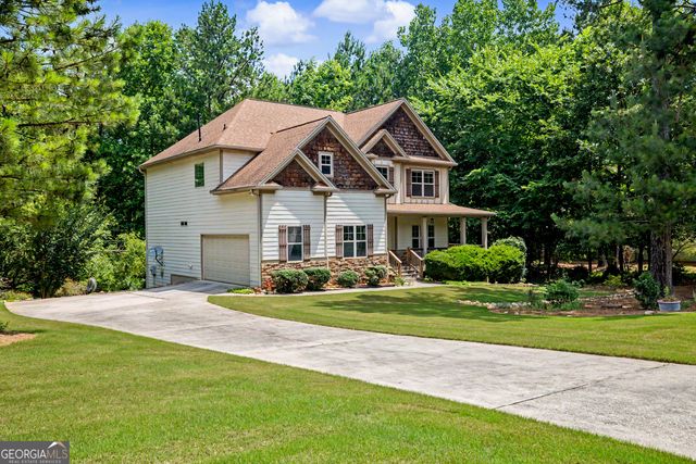 120 Meadow View Glen, Newnan, GA 30265