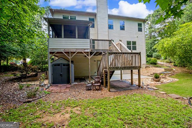120 Meadow View Glen, Newnan, GA 30265