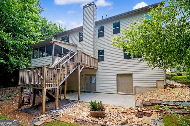 120 Meadow View Glen, Newnan, GA 30265