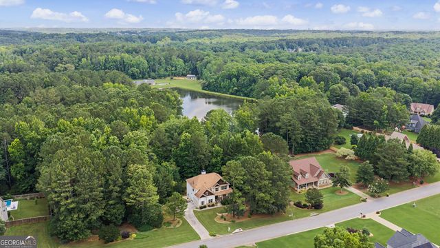 120 Meadow View Glen, Newnan, GA 30265