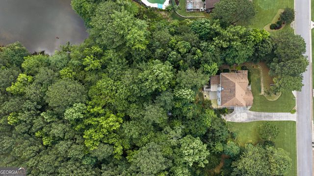 120 Meadow View Glen, Newnan, GA 30265
