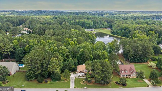 120 Meadow View Glen, Newnan, GA 30265