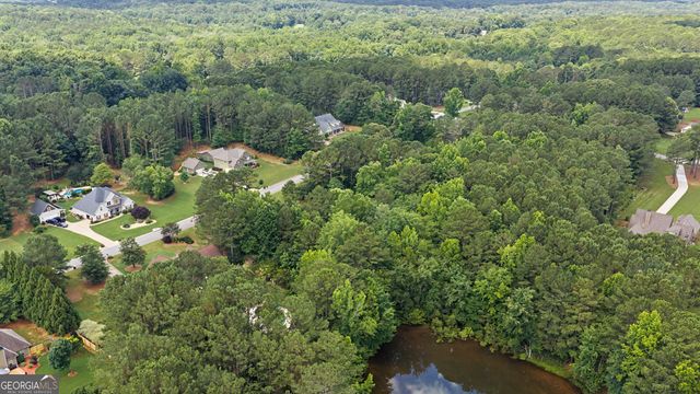 120 Meadow View Glen, Newnan, GA 30265